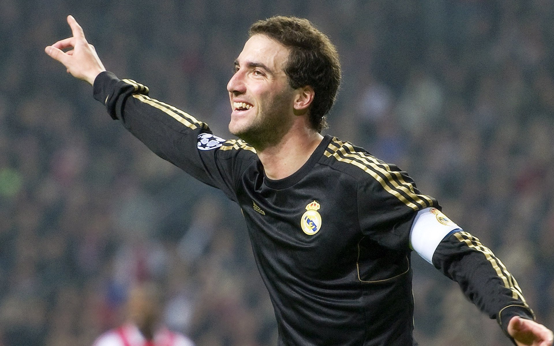 国足锋线球员状态回升明显，国足锋线大变脸